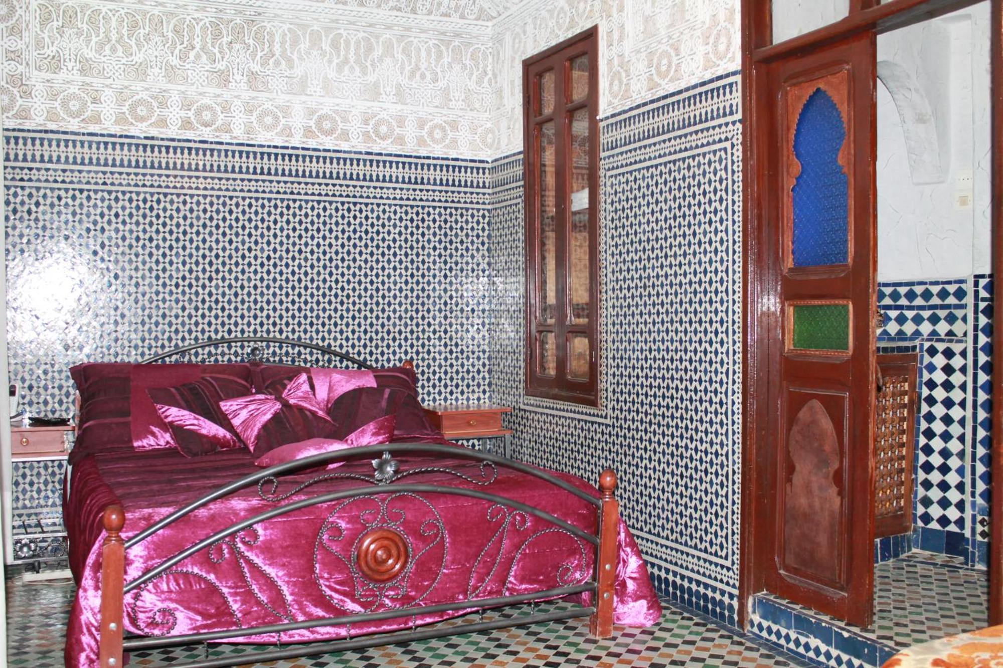 Riad Les Chrifis Navette Aeroport 24 Sur 24 Fès Oda fotoğraf