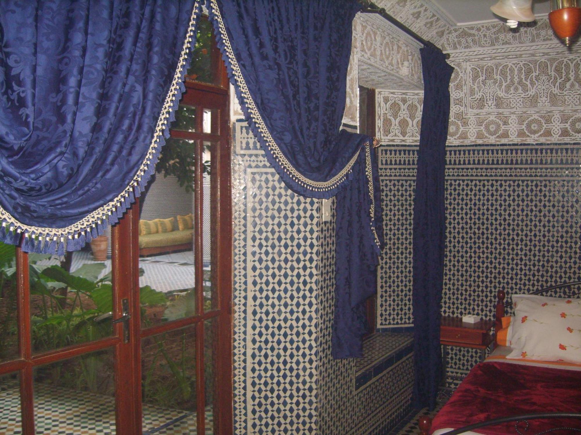 Riad Les Chrifis Navette Aeroport 24 Sur 24 Fès Oda fotoğraf